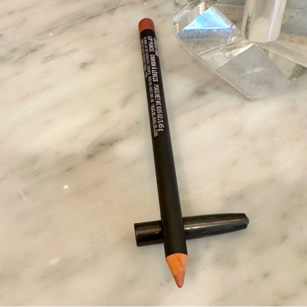 MAC: Lip Pencil: Subculture:🤎 Limited Edition & Brand New! 🫦